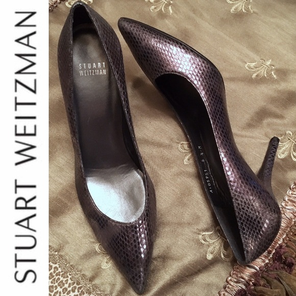 stuart weitzman snakeskin pumps